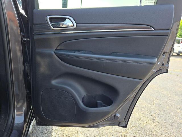 Photo of 2019 Granite Crystal Metallic Clearcoat Jeep Grand Cherokee