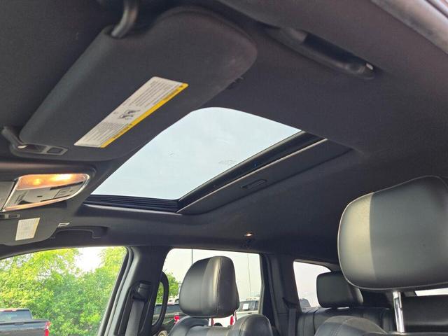 Photo of 2019 Granite Crystal Metallic Clearcoat Jeep Grand Cherokee