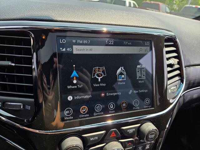 Photo of 2021 Diamond Black Crystal Pearlcoat Jeep Grand Cherokee