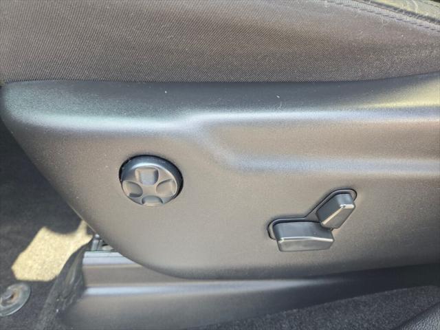 Photo of 2021 Diamond Black Crystal Pearlcoat Jeep Grand Cherokee