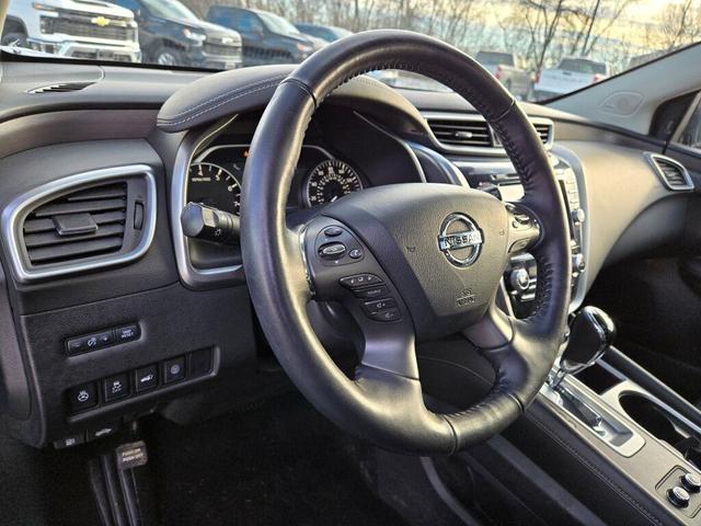 Photo of 2020 Super Black Metallic Nissan Murano