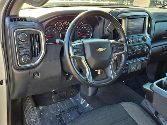 Photo of 2023 Silver Ice Metallic Chevrolet Silverado 2500