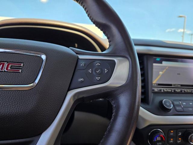 Photo of 2017 White Frost Tricoat GMC Acadia