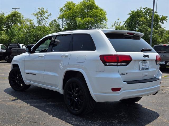Photo of 2019 Bright White Clearcoat Jeep Grand Cherokee