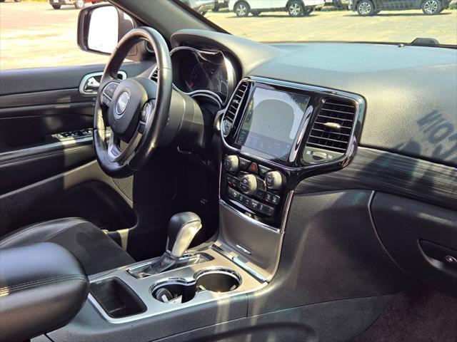 Photo of 2019 Bright White Clearcoat Jeep Grand Cherokee