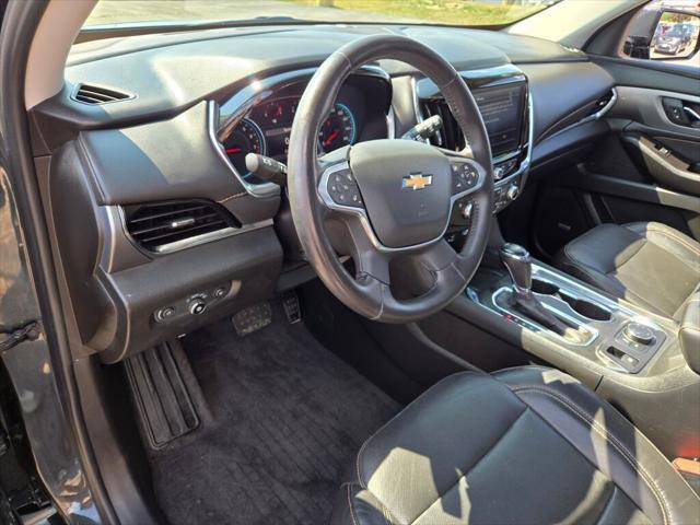 Photo of 2020 Graphite Metallic Chevrolet Traverse
