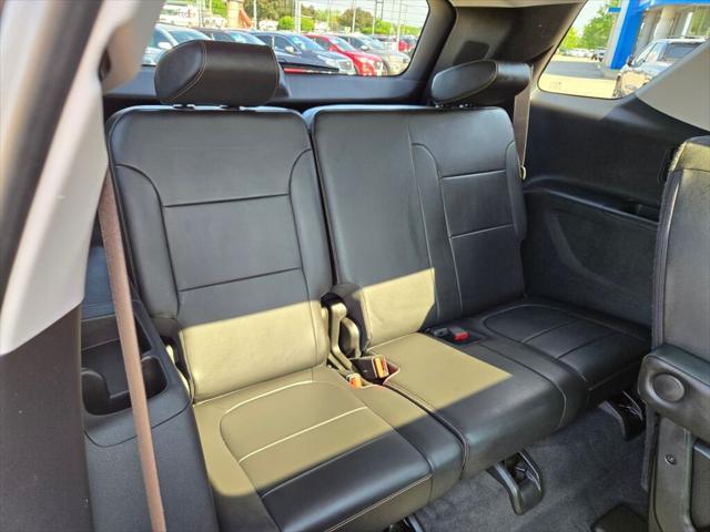 Photo of 2020 Graphite Metallic Chevrolet Traverse