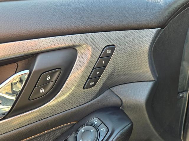 Photo of 2020 Graphite Metallic Chevrolet Traverse