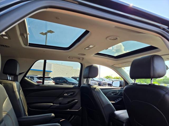 Photo of 2020 Graphite Metallic Chevrolet Traverse