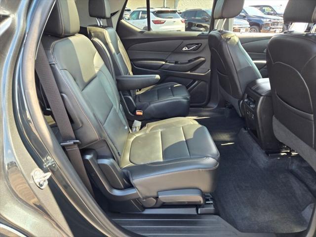 Photo of 2020 Graphite Metallic Chevrolet Traverse