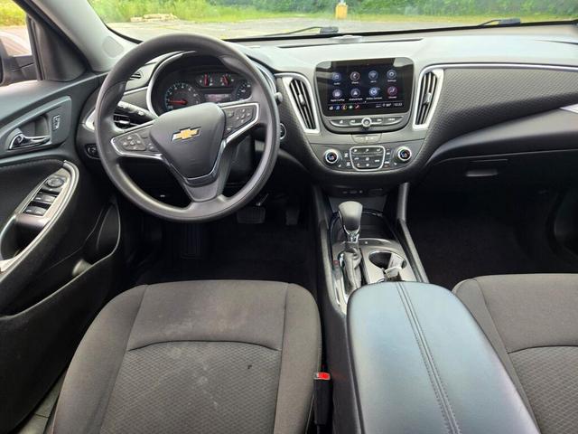Photo of 2023 Mineral Gray Metallic Chevrolet Malibu