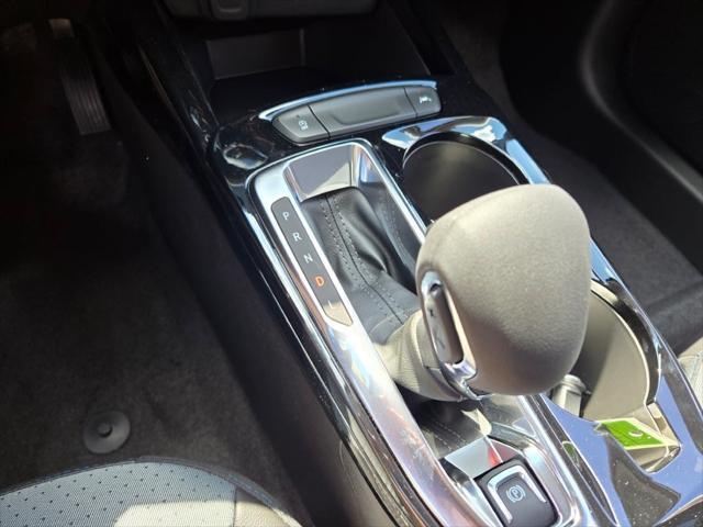 Photo of 2025 Summit White Chevrolet Trax