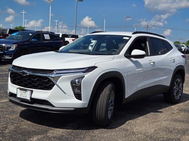 Photo of 2025 Summit White Chevrolet Trax
