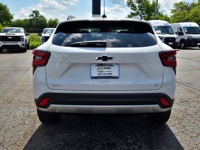 Photo of 2025 Summit White Chevrolet Trax