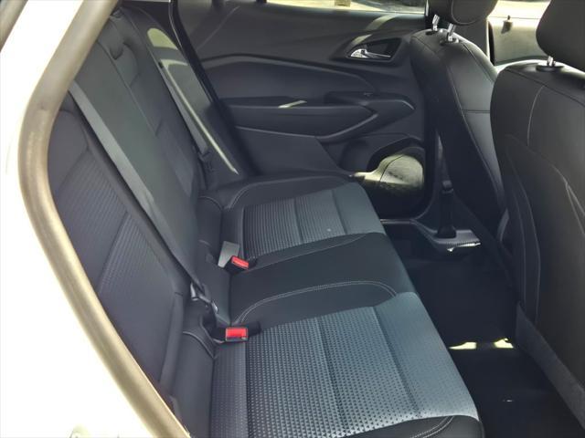 Photo of 2025 Summit White Chevrolet Trax