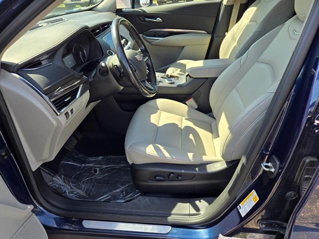 Photo of 2021 Stellar Black Metallic Cadillac XT4