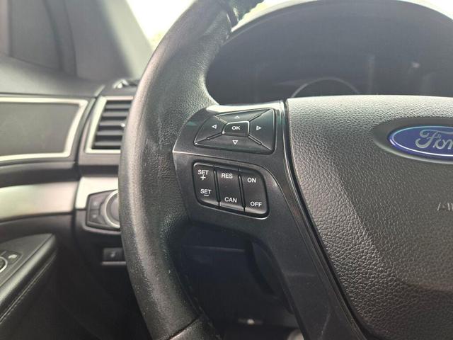 Photo of 2017 White Gold Metallic Ford Explorer