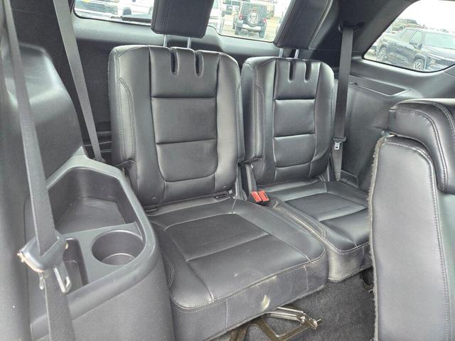 Photo of 2017 White Gold Metallic Ford Explorer