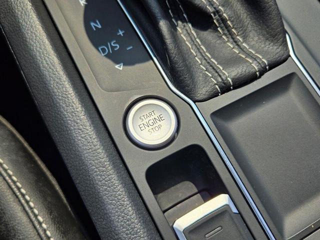 Photo of 2021 Deep Black Volkswagen Atlas