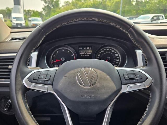 Photo of 2021 Deep Black Volkswagen Atlas