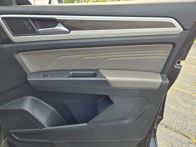 Photo of 2021 Deep Black Volkswagen Atlas