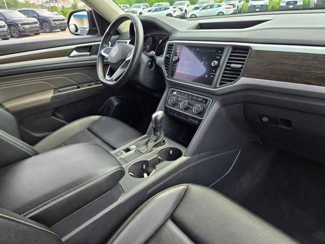 Photo of 2021 Deep Black Volkswagen Atlas