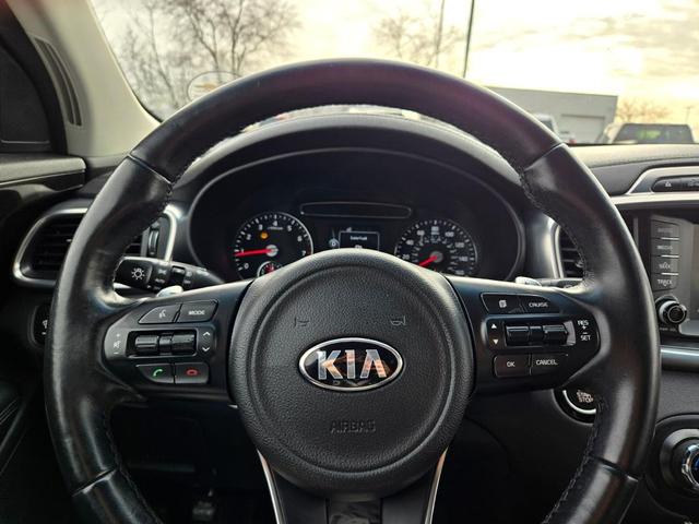 Photo of 2017 Platinum Graphite Kia Sorento