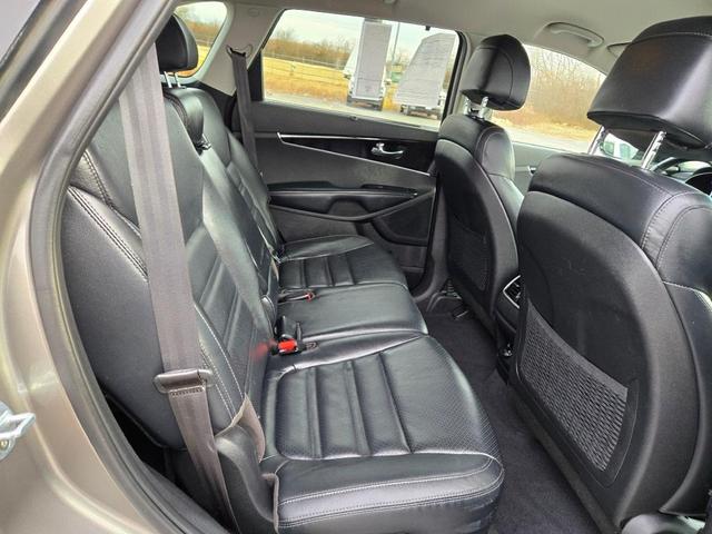 Photo of 2017 Platinum Graphite Kia Sorento