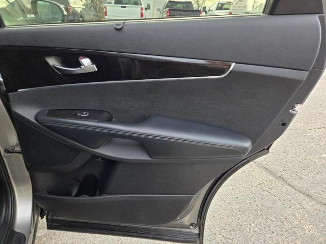 Photo of 2017 Platinum Graphite Kia Sorento