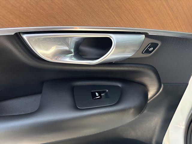 Photo of 2024 Crystal White Metallic Volvo XC90 Recharge Plug-In Hybrid
