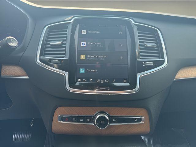 Photo of 2024 Crystal White Metallic Volvo XC90 Recharge Plug-In Hybrid
