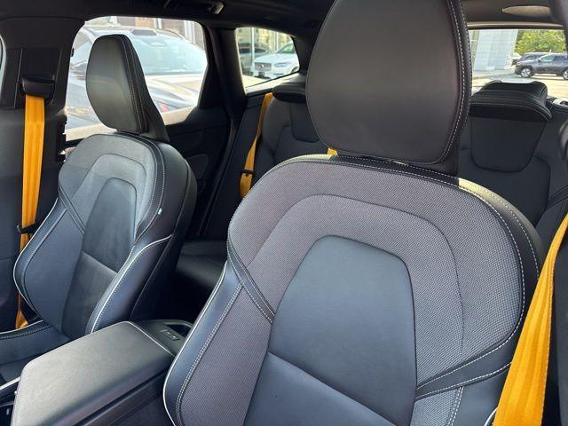 Photo of 2025 Metallic Volvo XC60 Plug-In Hybrid