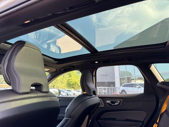 Photo of 2025 Metallic Volvo XC60 Plug-In Hybrid