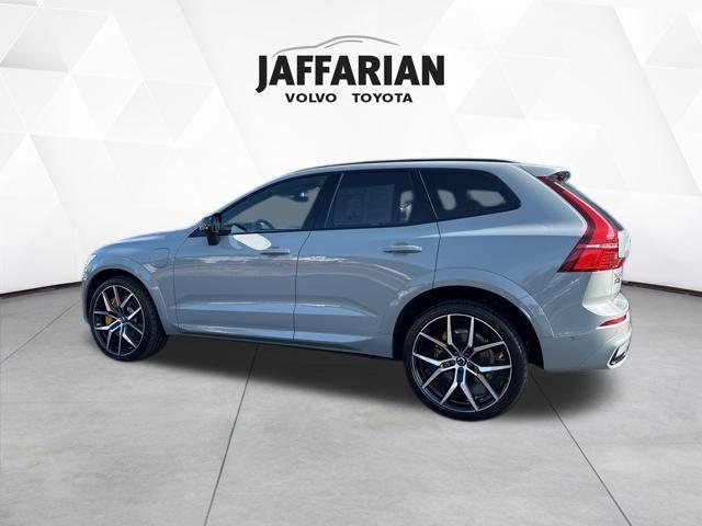 Photo of 2025 Metallic Volvo XC60 Plug-In Hybrid