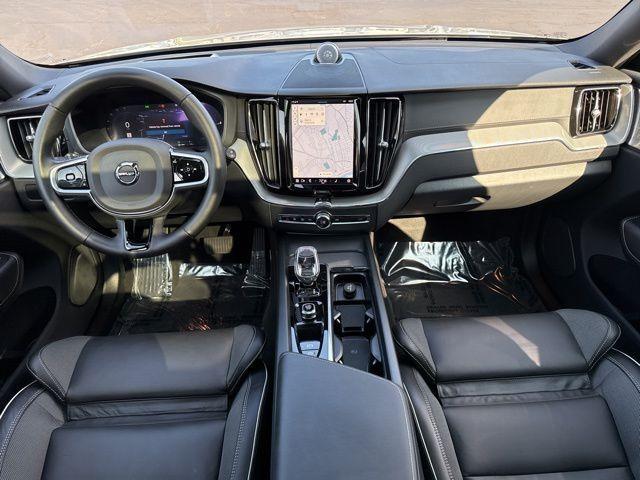 Photo of 2025 Metallic Volvo XC60 Plug-In Hybrid