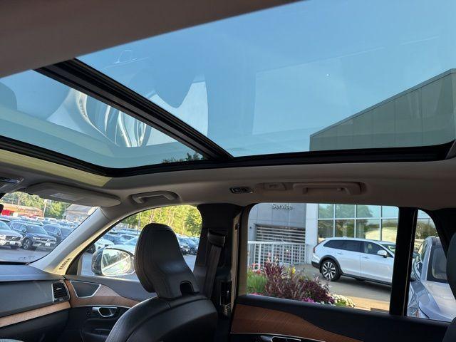 Photo of 2022 Denim Blue Metallic Volvo XC90