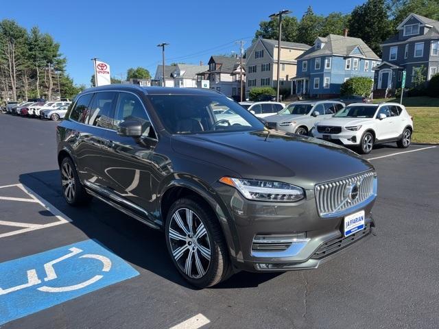 Photo of 2022 Pine Gray Metallic Volvo XC90
