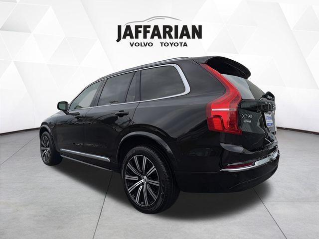 Photo of 2023 Onyx Black Metallic Volvo XC90
