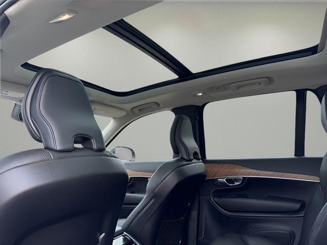 Photo of 2023 Onyx Black Metallic Volvo XC90