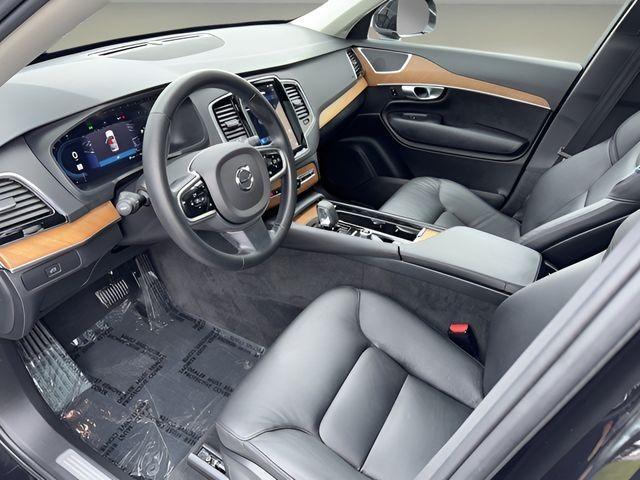 Photo of 2023 Onyx Black Metallic Volvo XC90