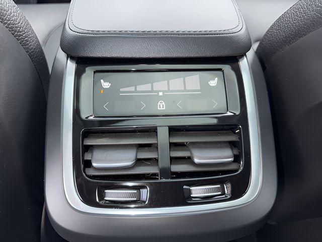 Photo of 2023 Onyx Black Metallic Volvo XC90