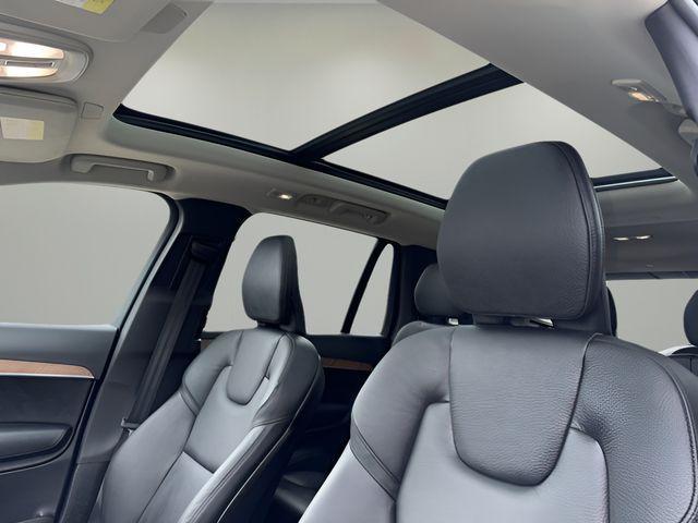 Photo of 2023 Onyx Black Metallic Volvo XC90