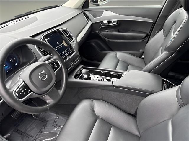 Photo of 2024 Onyx Black Metallic Volvo XC90
