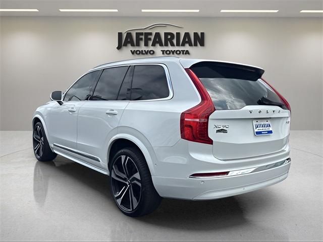 Photo of 2024 Crystal White Metallic Volvo XC90