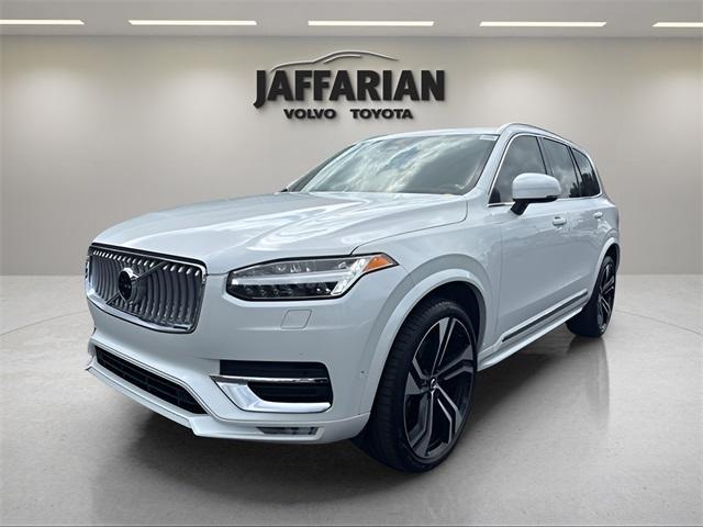 Photo of 2024 Crystal White Metallic Volvo XC90