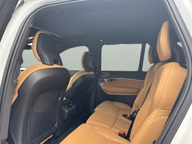 Photo of 2024 Crystal White Metallic Volvo XC90