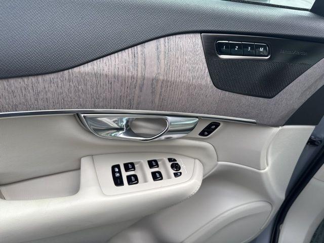 Photo of 2024 Metallic Volvo XC90 Recharge Plug-In Hybrid