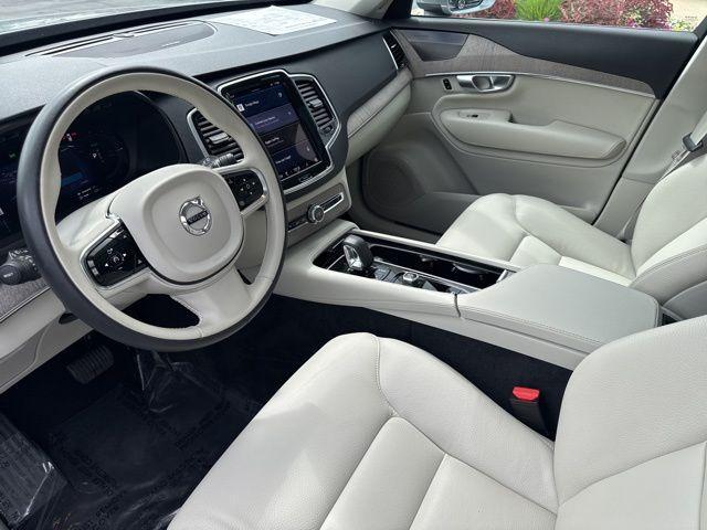 Photo of 2024 Metallic Volvo XC90 Recharge Plug-In Hybrid