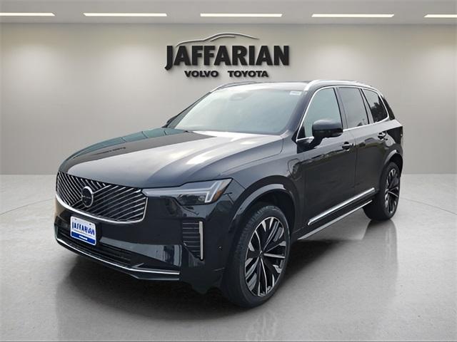 Photo of 2025 Onyx Black Volvo XC90 Plug-In Hybrid