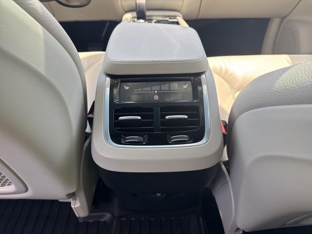 Photo of 2025 Crystal White Metallic Volvo XC90